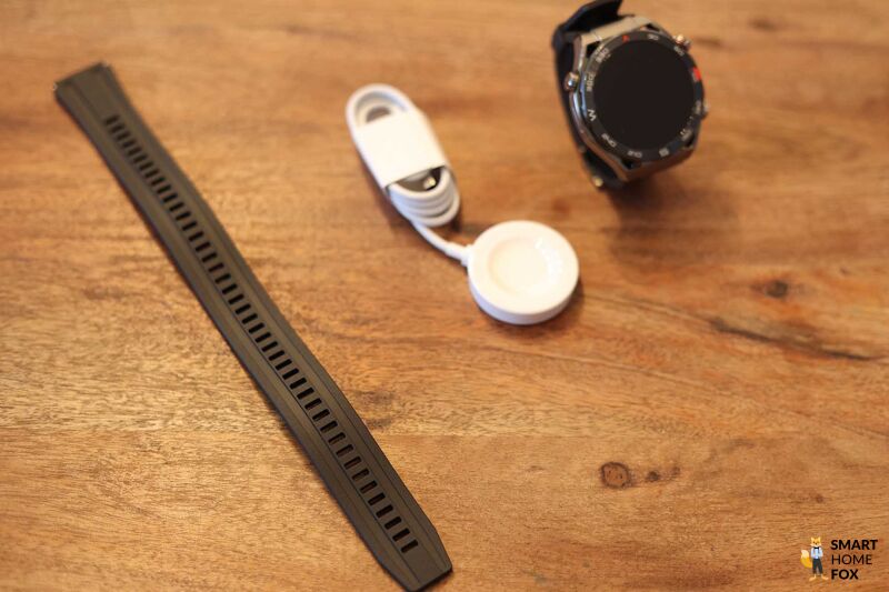 Man sieht das HNBR-Armband der Huawei Watch Ultimate.